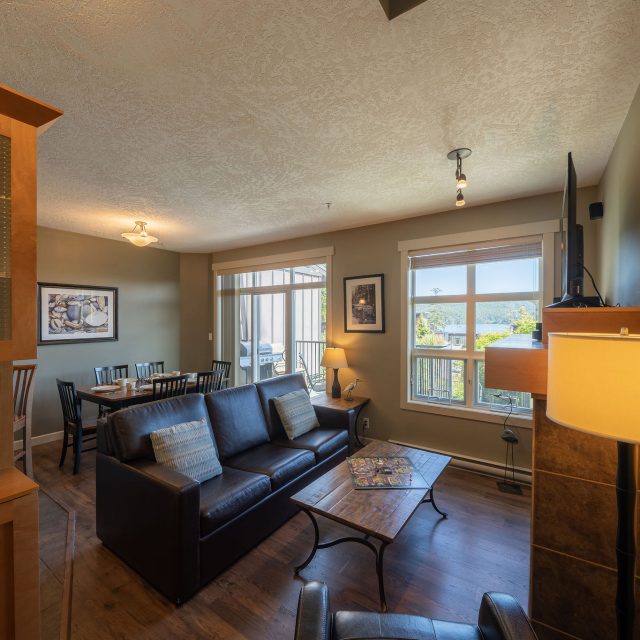 Fully-equipped 2 Bedroom Townhome in Sooke, BC